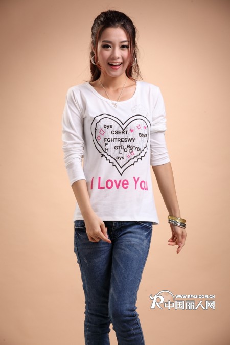 秋日商机 中高档女装批发与中低档秋季服装的市场洞察